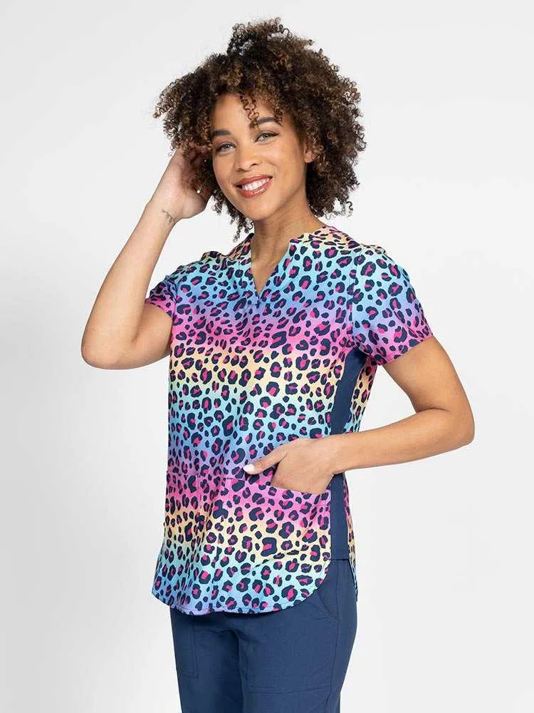 Meraki Sport Women's Print Scrub Top | Animal Motion