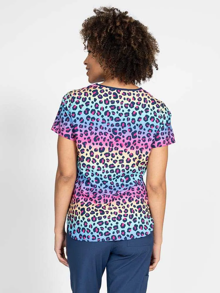 Meraki Sport Women's Print Scrub Top | Animal Motion